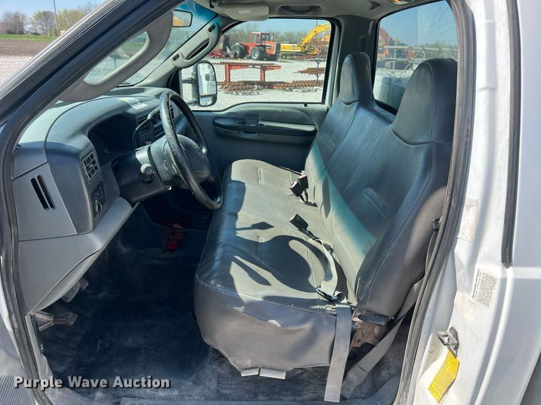 image for item LI9608 2003 Ford F550 Super Duty XL  bucket truck