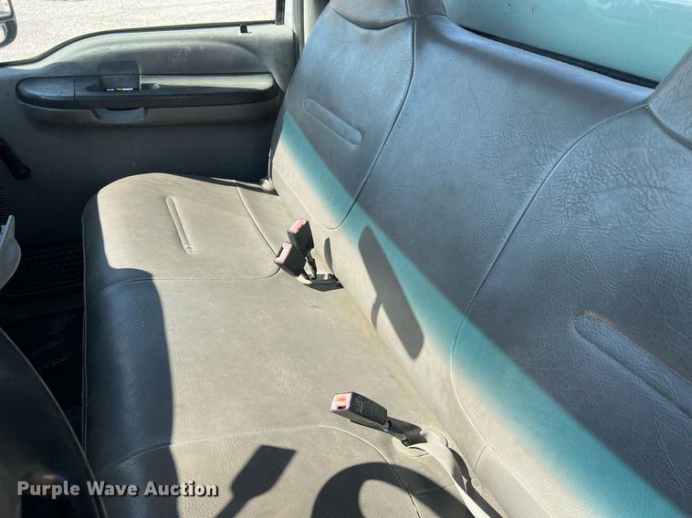 image for item LI9608 2003 Ford F550 Super Duty XL  bucket truck