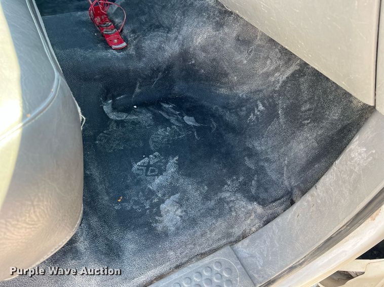 image for item LI9608 2003 Ford F550 Super Duty XL  bucket truck