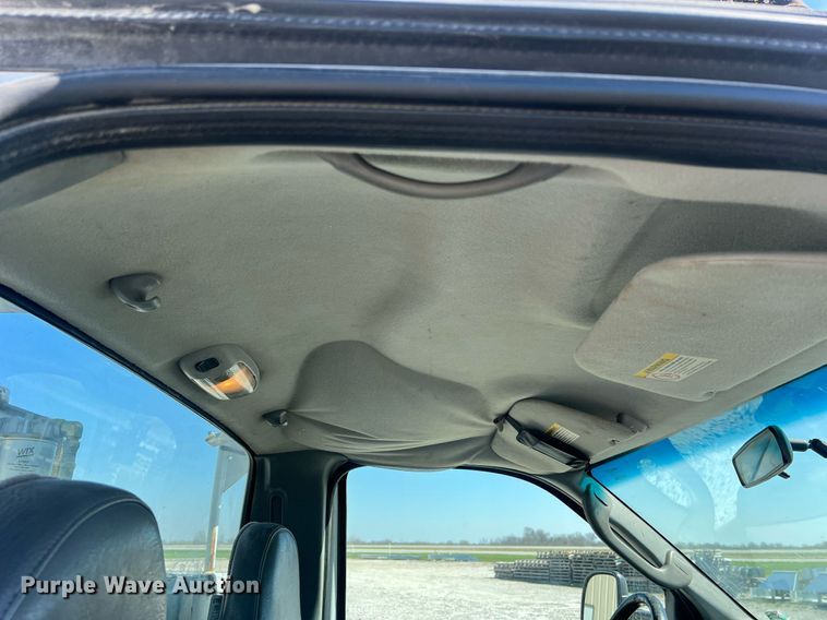 image for item LI9608 2003 Ford F550 Super Duty XL  bucket truck