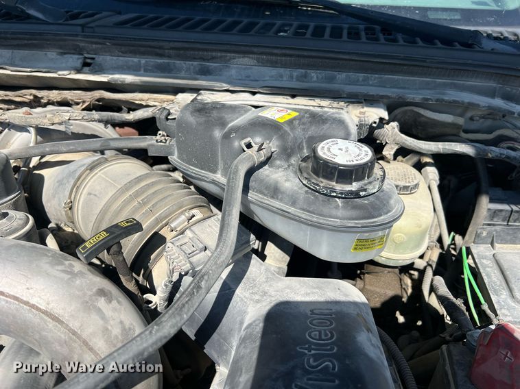 image for item LI9608 2003 Ford F550 Super Duty XL  bucket truck