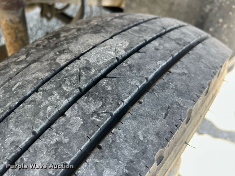 image for item LI9608 2003 Ford F550 Super Duty XL  bucket truck