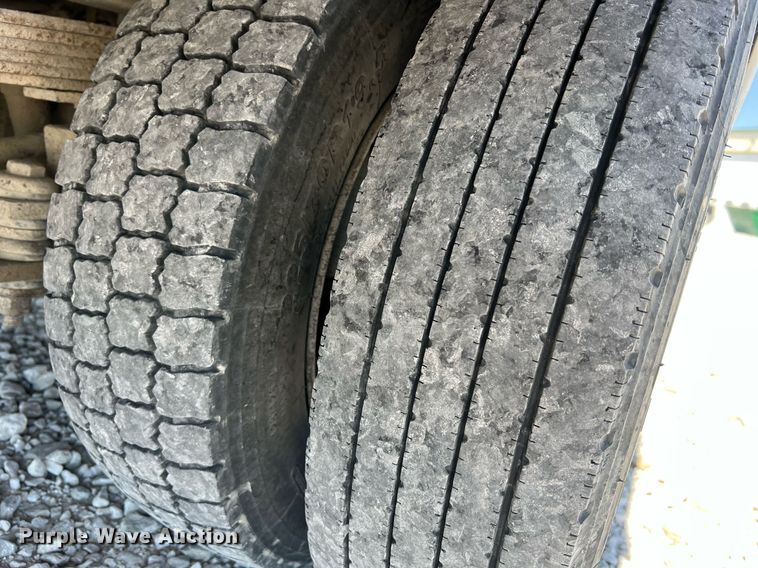 image for item LI9608 2003 Ford F550 Super Duty XL  bucket truck