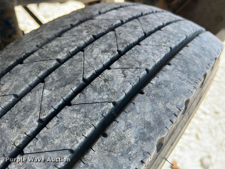 image for item LI9608 2003 Ford F550 Super Duty XL  bucket truck