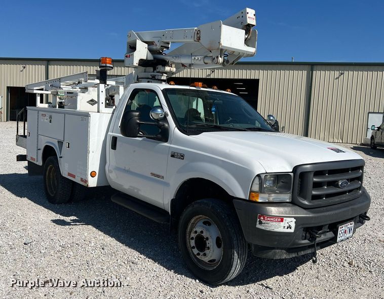 image for item LI9609 2003 Ford F550 Super Duty XL  bucket truck