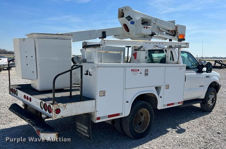 image for item LI9609 2003 Ford F550 Super Duty XL  bucket truck