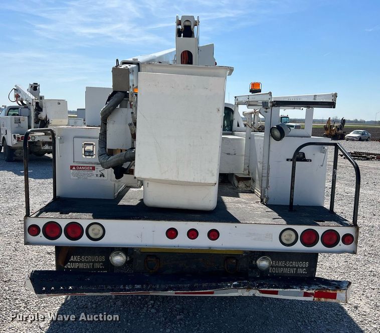 image for item LI9609 2003 Ford F550 Super Duty XL  bucket truck