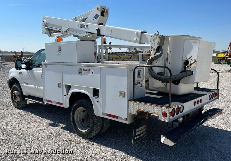 image for item LI9609 2003 Ford F550 Super Duty XL  bucket truck