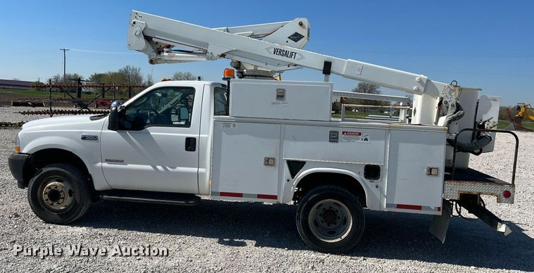 image for item LI9609 2003 Ford F550 Super Duty XL  bucket truck