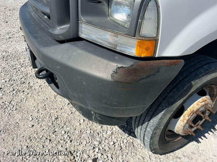 image for item LI9609 2003 Ford F550 Super Duty XL  bucket truck