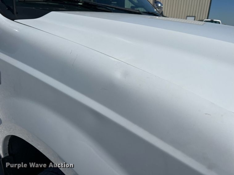 image for item LI9609 2003 Ford F550 Super Duty XL  bucket truck