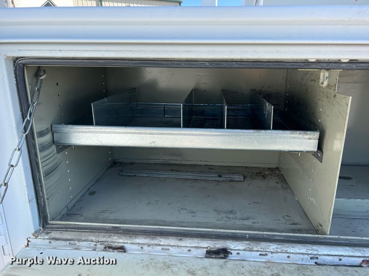 image for item LI9609 2003 Ford F550 Super Duty XL  bucket truck