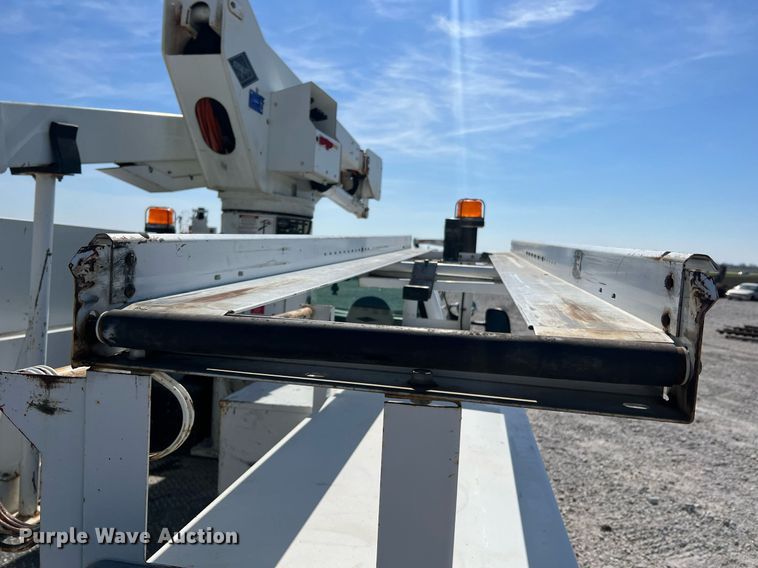 image for item LI9609 2003 Ford F550 Super Duty XL  bucket truck