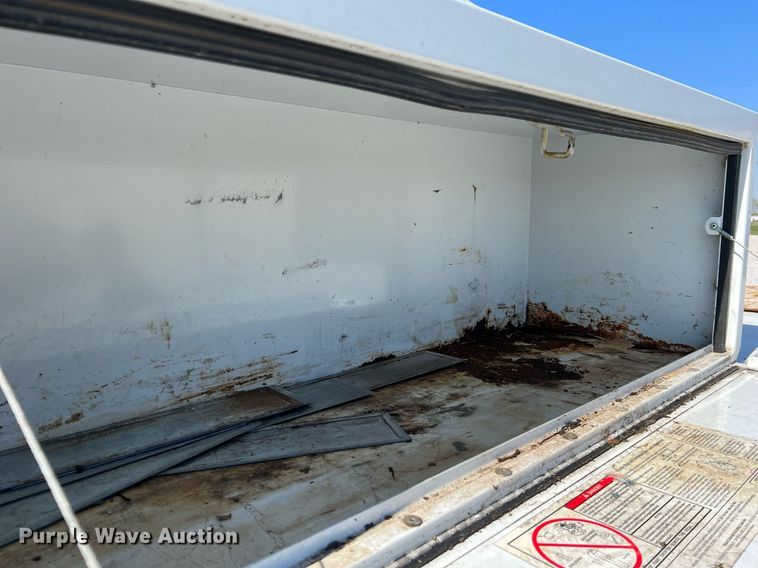 image for item LI9609 2003 Ford F550 Super Duty XL  bucket truck