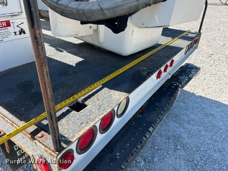 image for item LI9609 2003 Ford F550 Super Duty XL  bucket truck