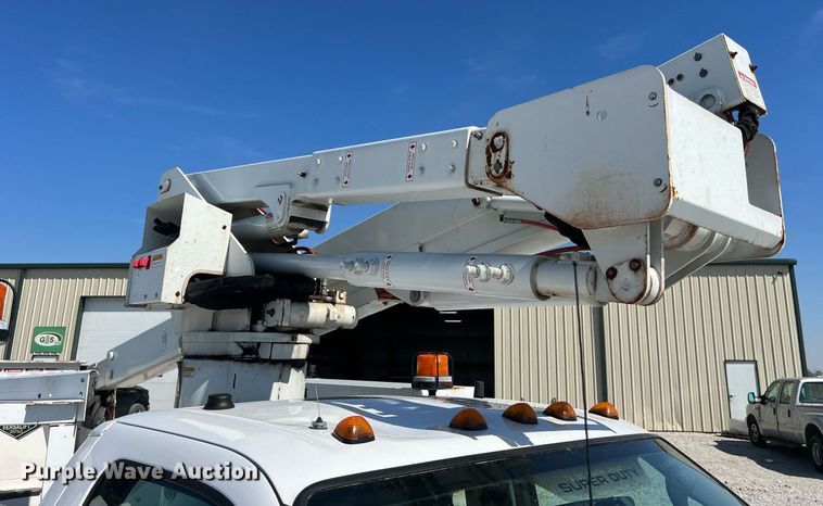 image for item LI9609 2003 Ford F550 Super Duty XL  bucket truck