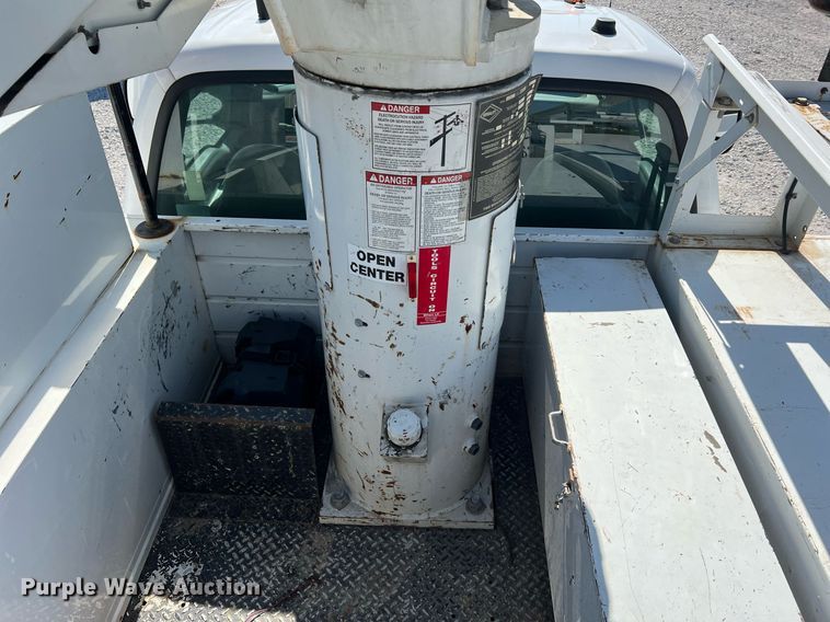 image for item LI9609 2003 Ford F550 Super Duty XL  bucket truck