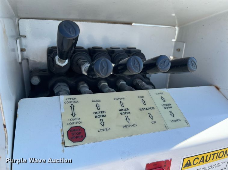 image for item LI9609 2003 Ford F550 Super Duty XL  bucket truck