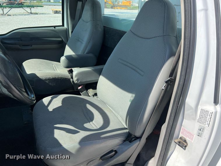 image for item LI9609 2003 Ford F550 Super Duty XL  bucket truck