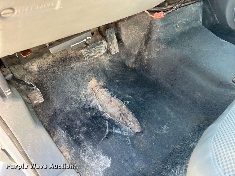 image for item LI9609 2003 Ford F550 Super Duty XL  bucket truck