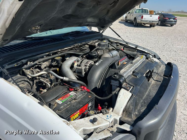 image for item LI9609 2003 Ford F550 Super Duty XL  bucket truck