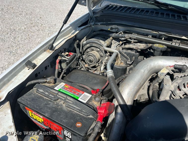 image for item LI9609 2003 Ford F550 Super Duty XL  bucket truck