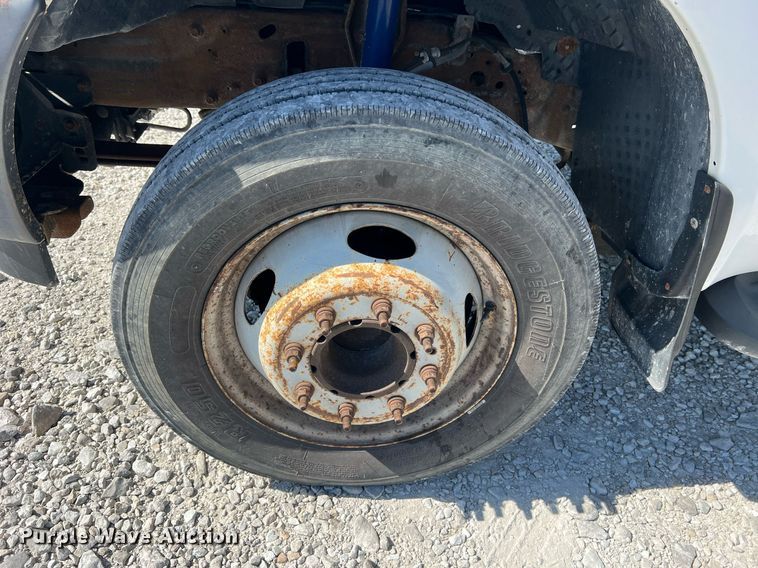 image for item LI9609 2003 Ford F550 Super Duty XL  bucket truck