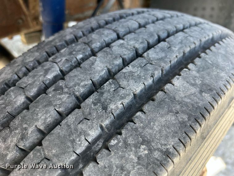 image for item LI9609 2003 Ford F550 Super Duty XL  bucket truck