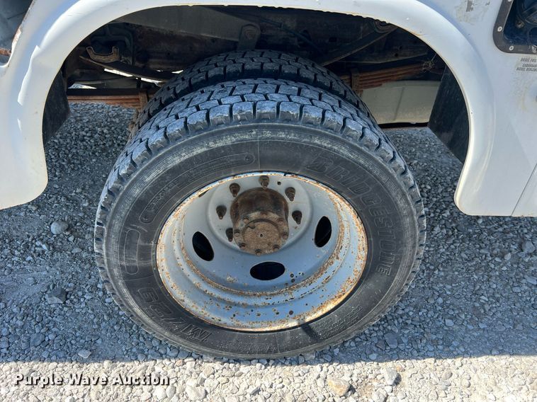 image for item LI9609 2003 Ford F550 Super Duty XL  bucket truck