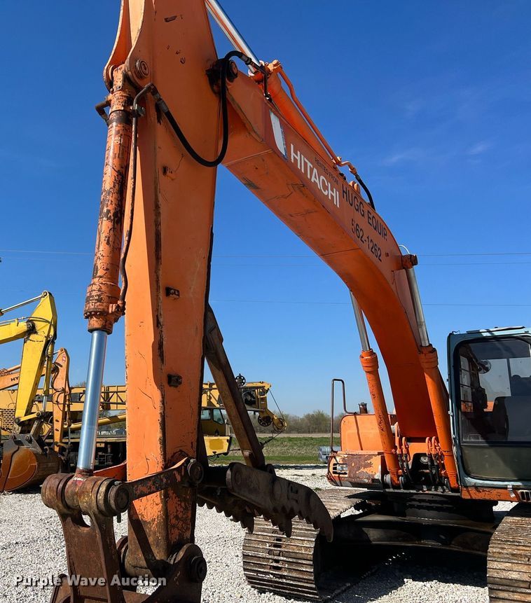 image for item LI9610 1995 Hitachi EX200LC-3  excavator