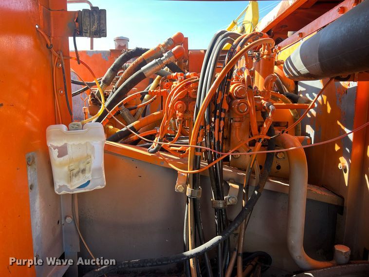 image for item LI9610 1995 Hitachi EX200LC-3  excavator