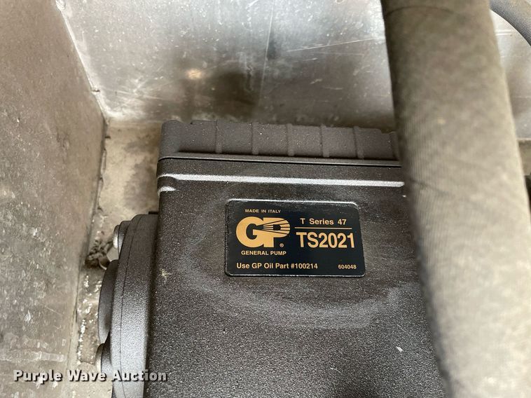 image for item LJ9593 2016 International 7600  vacuum truck