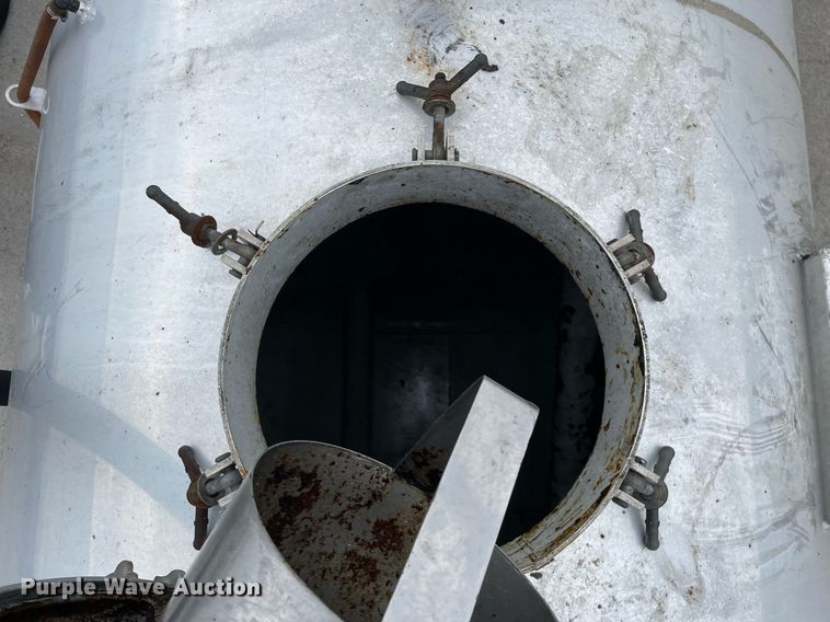 image for item LJ9593 2016 International 7600  vacuum truck