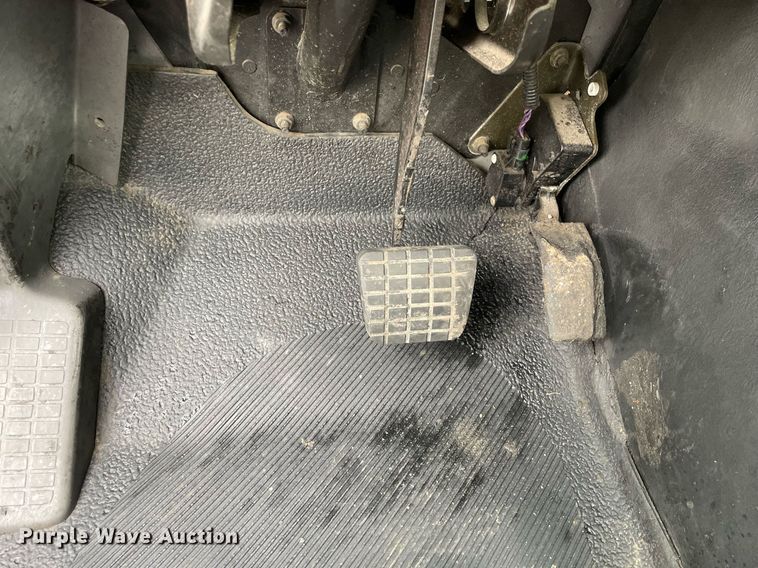 image for item LJ9593 2016 International 7600  vacuum truck