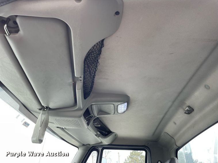 image for item LJ9593 2016 International 7600  vacuum truck