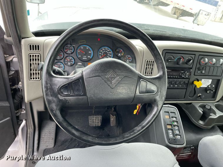 image for item LJ9593 2016 International 7600  vacuum truck