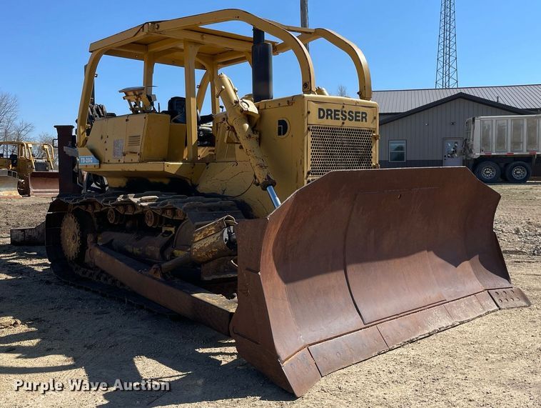 image for item LJ9609 1987 Dresser TD20G  dozer with Bron tile plow