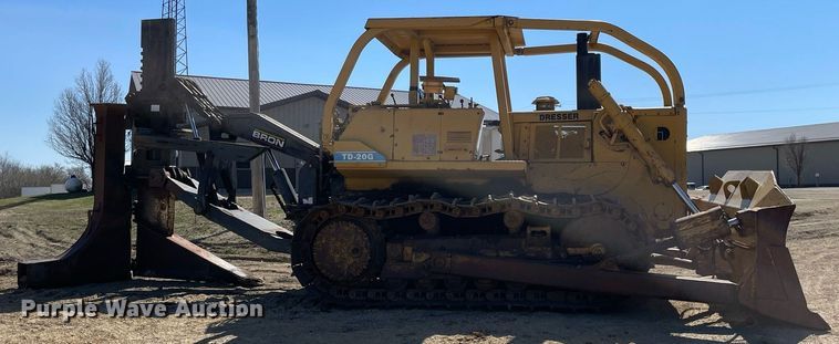 image for item LJ9609 1987 Dresser TD20G  dozer with Bron tile plow