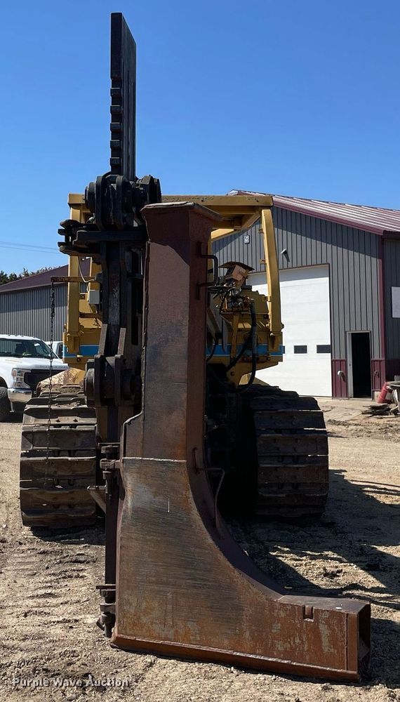 image for item LJ9609 1987 Dresser TD20G  dozer with Bron tile plow