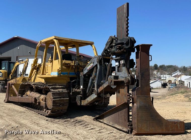 image for item LJ9609 1987 Dresser TD20G  dozer with Bron tile plow