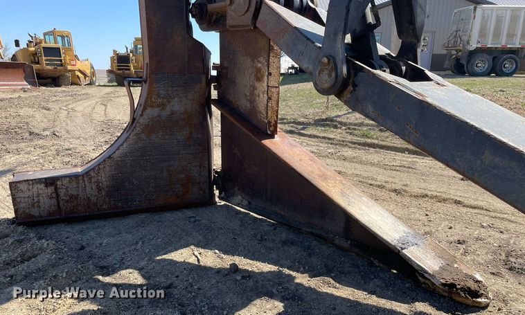 image for item LJ9609 1987 Dresser TD20G  dozer with Bron tile plow