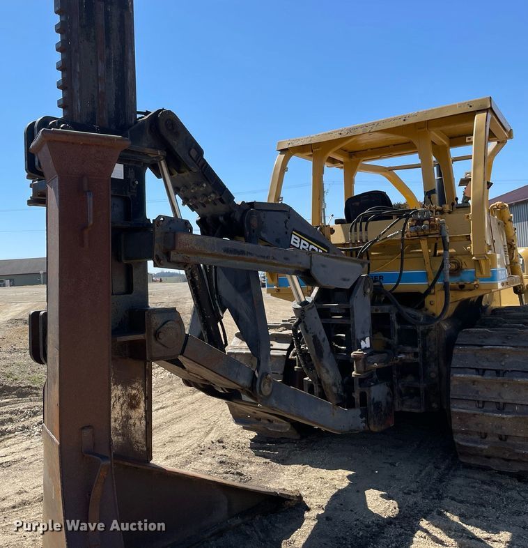 image for item LJ9609 1987 Dresser TD20G  dozer with Bron tile plow