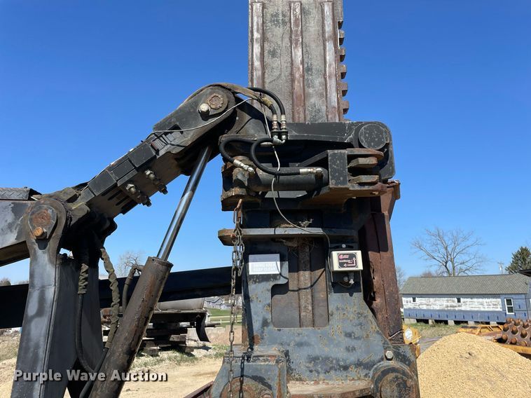 image for item LJ9609 1987 Dresser TD20G  dozer with Bron tile plow