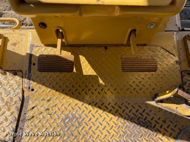 image for item LJ9609 1987 Dresser TD20G  dozer with Bron tile plow