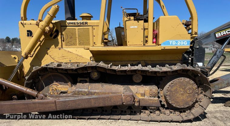 image for item LJ9609 1987 Dresser TD20G  dozer with Bron tile plow