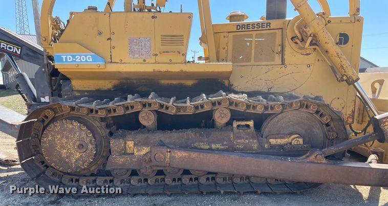 image for item LJ9609 1987 Dresser TD20G  dozer with Bron tile plow