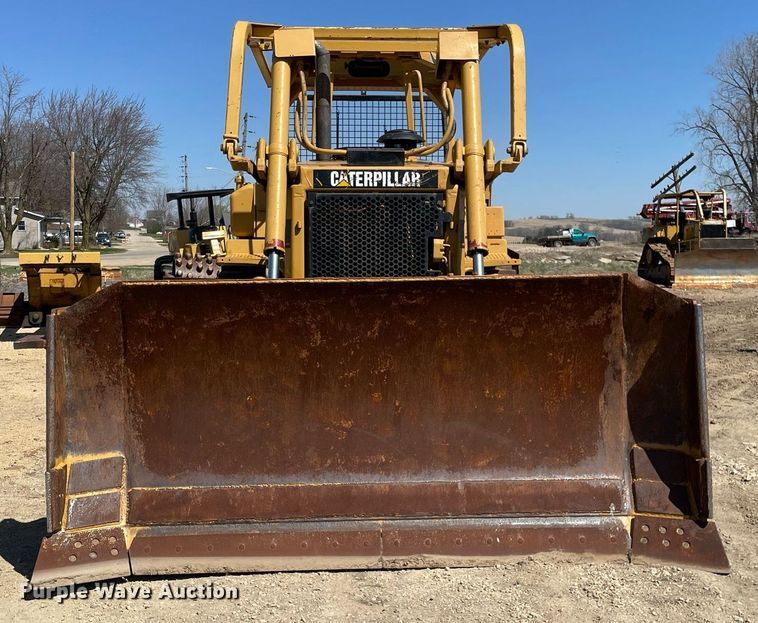 image for item LJ9611 Caterpillar D6H XL Series II  dozer