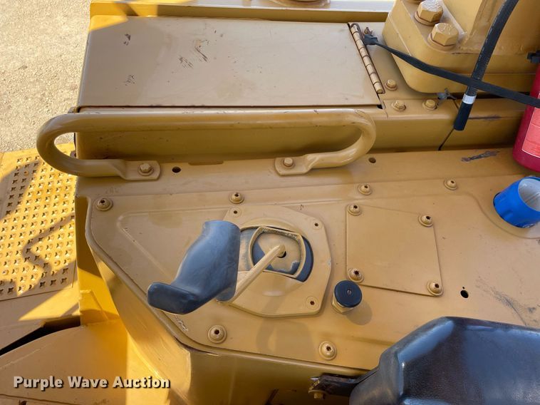 image for item LJ9611 Caterpillar D6H XL Series II  dozer