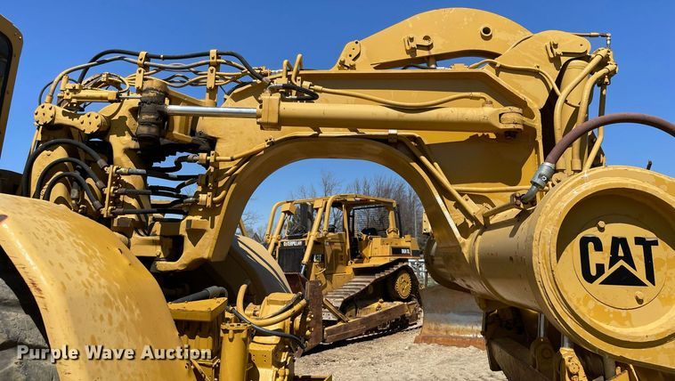 image for item LJ9612 1986 Caterpillar 621B  conventional scraper