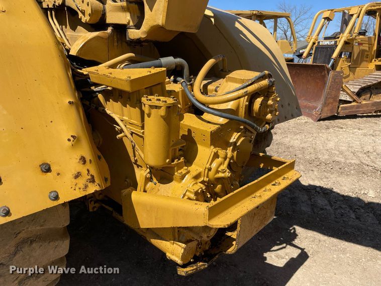 image for item LJ9612 1986 Caterpillar 621B  conventional scraper